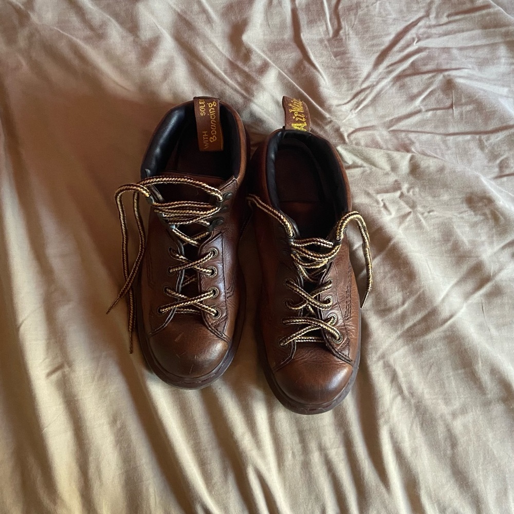 Brown Vintage Platform Round-Toe Chunky Doc Martens